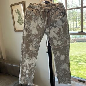 GIGI MODA Chic, chic, chic! Woman’s size M/L super comfy stretch pants.